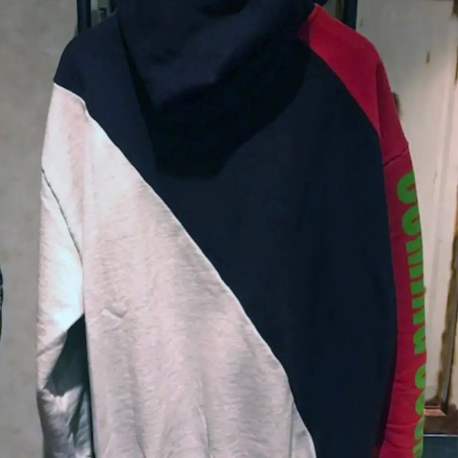 6098b592c9827a5cc5613e7c