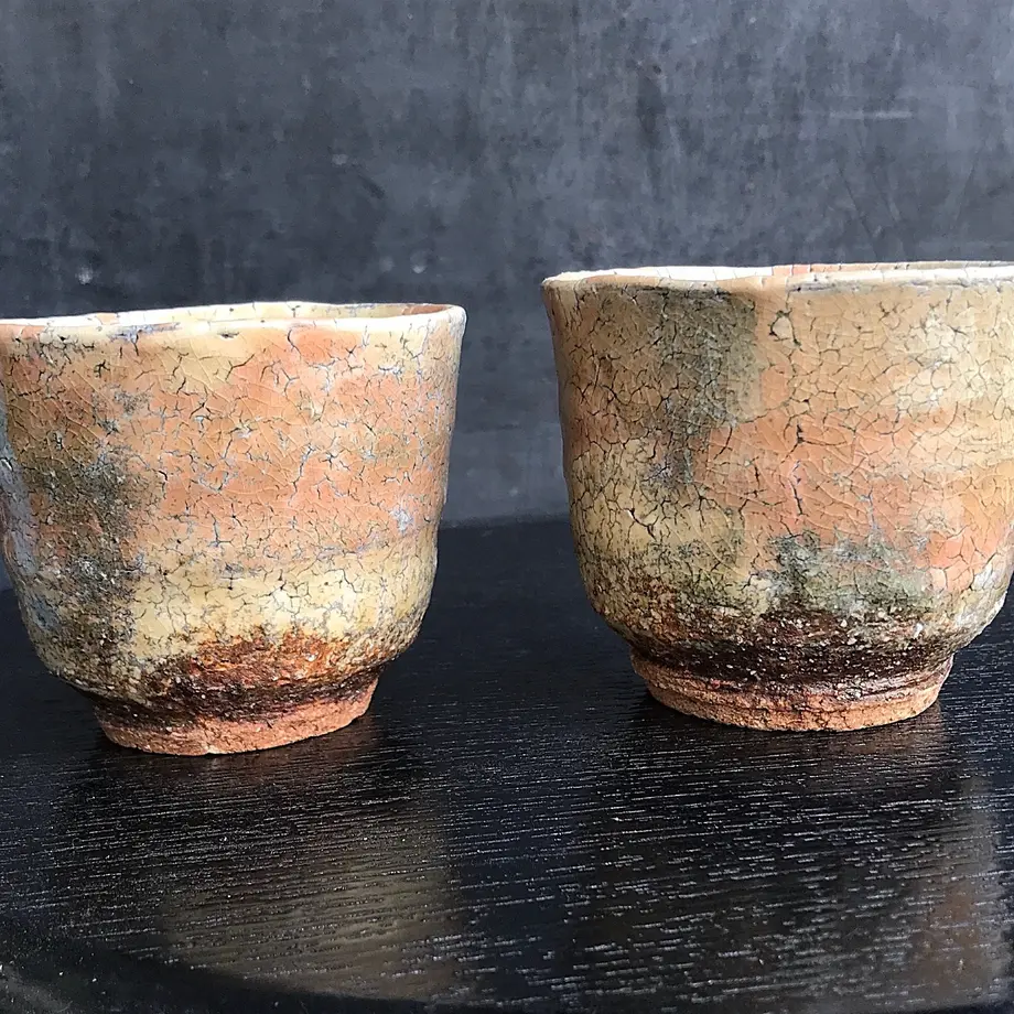 陶器 萩焼 輪花 鬼萩湯呑茶碗(木箱入)黒田岳 作 陶器 和食器 萩焼のお店 輪花... 陶器 萩焼 輪花 鬼萩湯呑茶碗(木箱入)黒田岳 作 陶器 和食器 萩焼のお店 輪花...