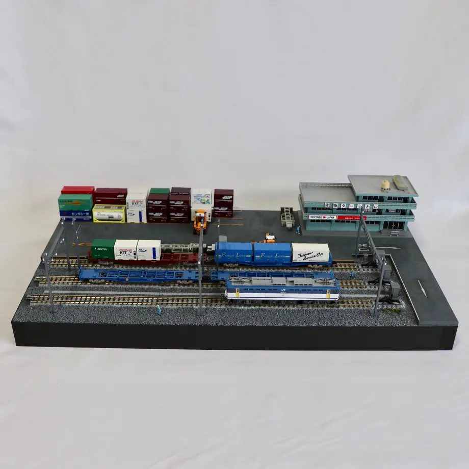 5c8384e8828dfb187615c81b