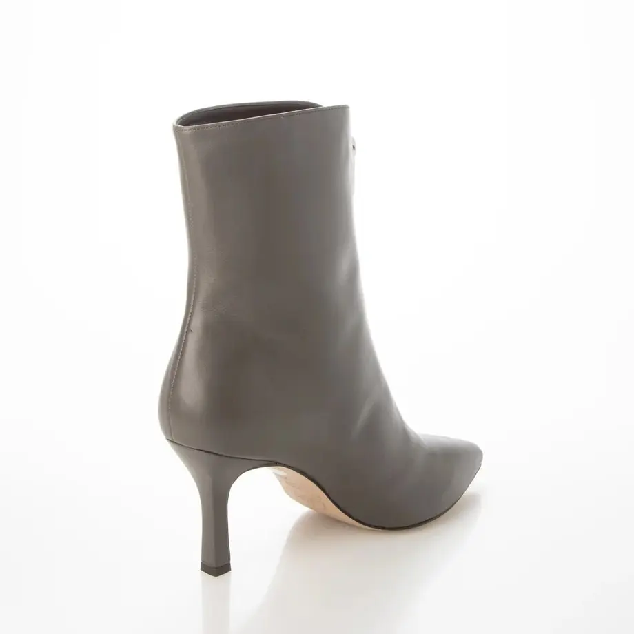 635de74b4aed1969fadbb717