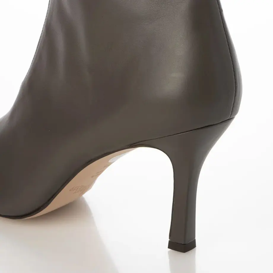 635de74b4aed1969fadbb717