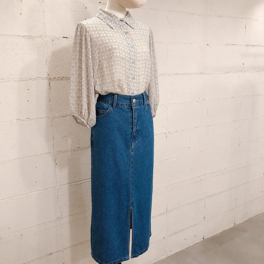 608b512be70dc403d6a04f60