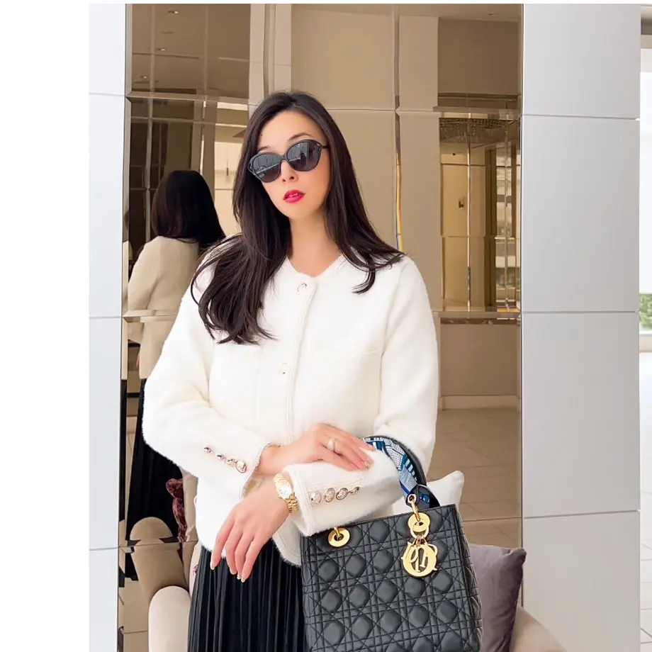 635005374aed193fa8bf76dc