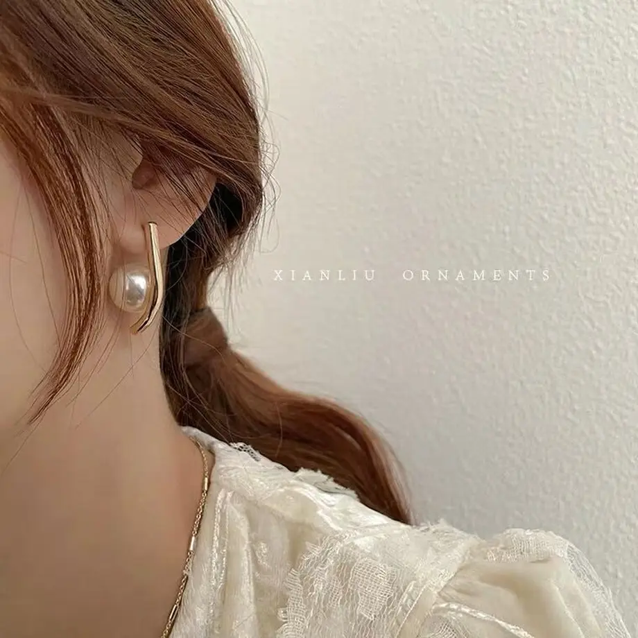 6089522bc9827a030c628a53