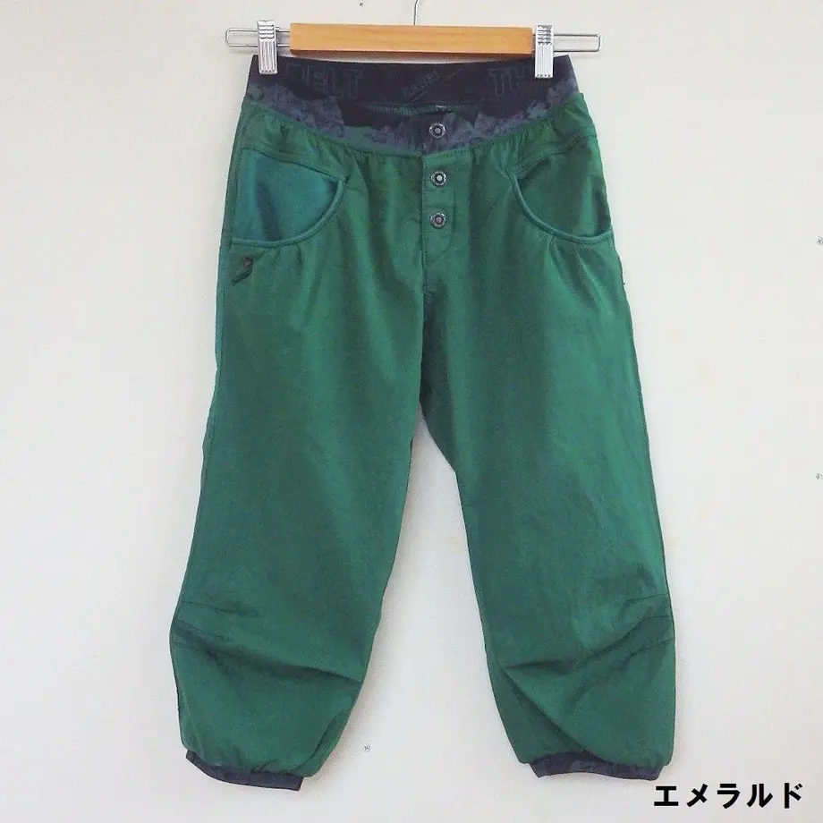 5b6a9d955496ff6d3b00065c