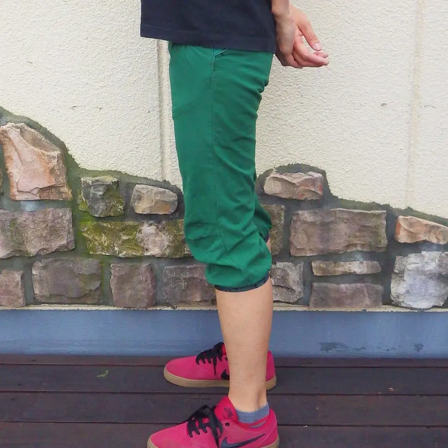 5b6a9d955496ff6d3b00065c