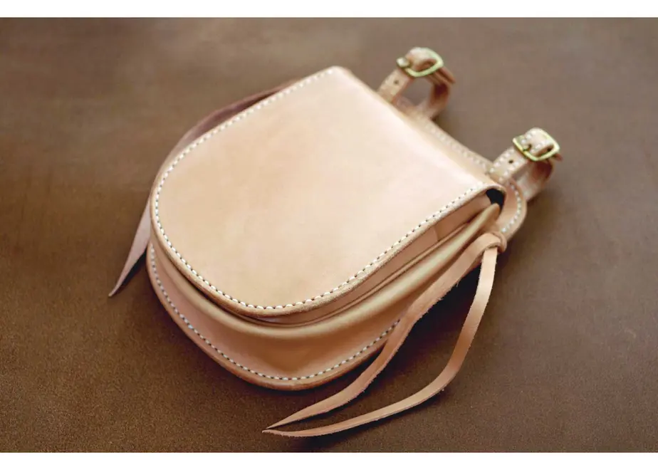 本革サドルレザーのメディスンバッグ Babylonica Japan