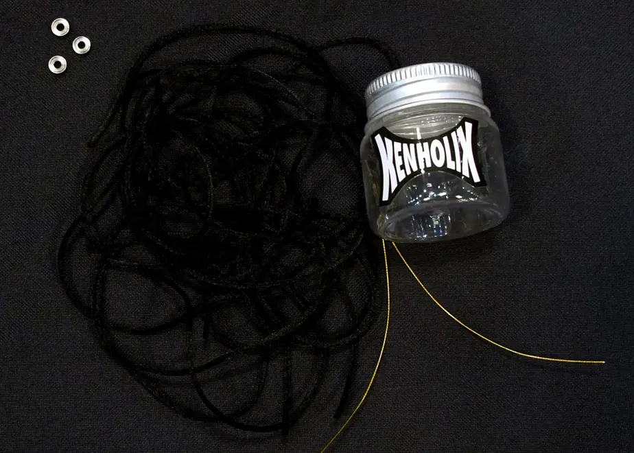 The String Bottle Crow 5 60cm Silky Strings