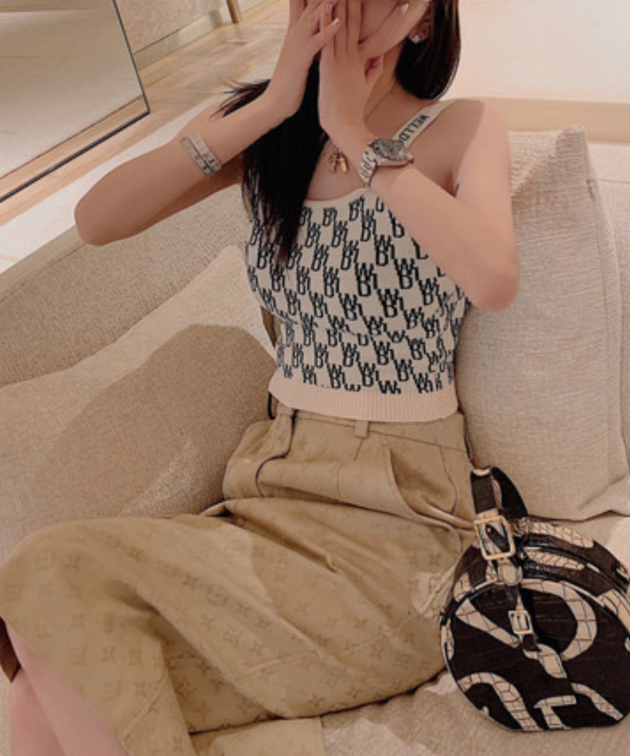 606a981f2305576a90b3da81