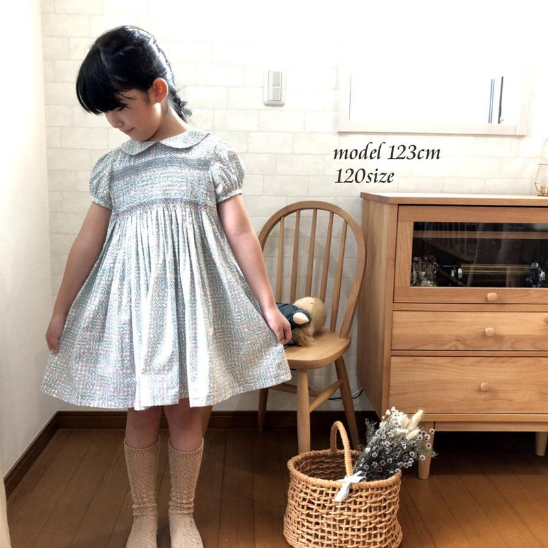 仕様書あり 小さな襟のスモッキングワンピース 型紙 Aki No Pattern