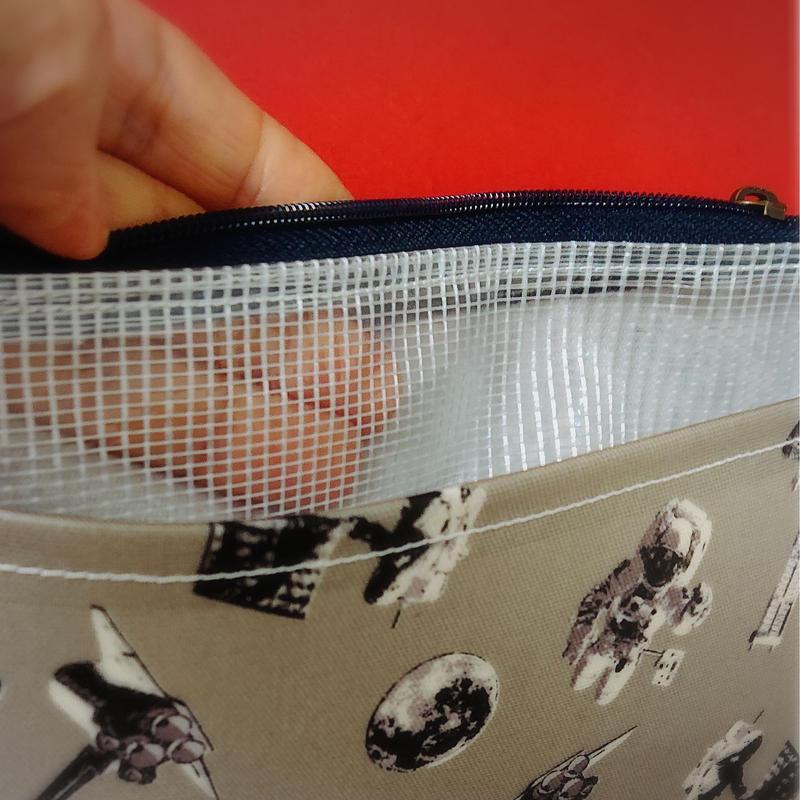 中身の確認できるマスクポーチ 宇宙柄 0307j Amaneiro