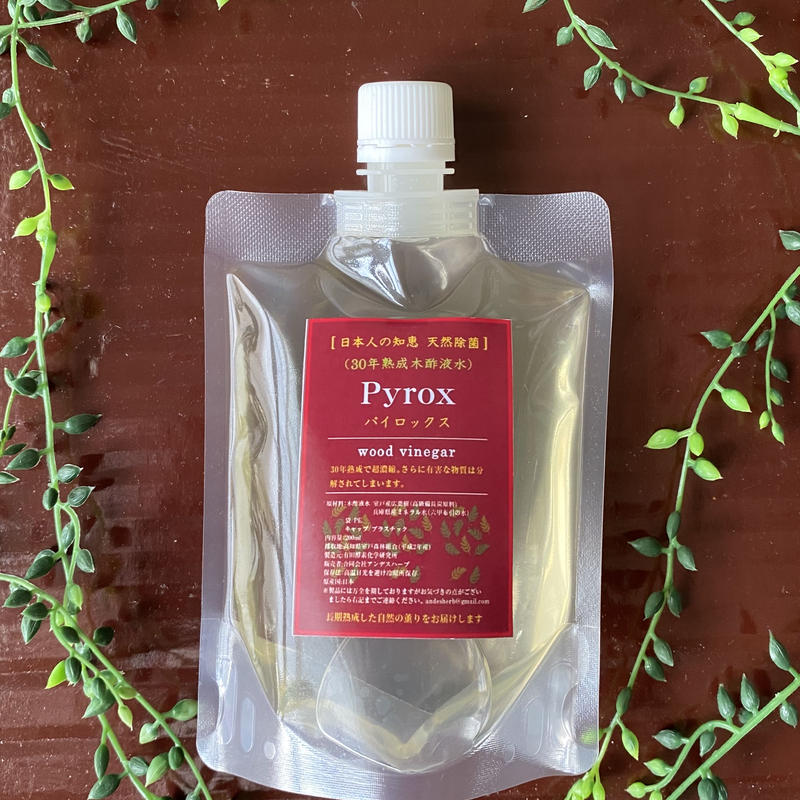 Pyrox 30年熟成木酢液水0ml4個スプレーボトル付き Andean Nature Pyrox 30年熟成木酢液水0ml4個スプレーボトル付き Andean Nature