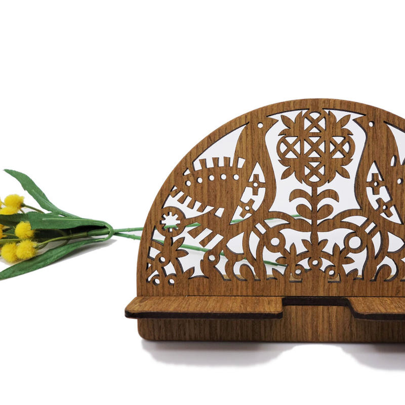 朝のあいさつ スマホスタンド フォルダー リトアニアの木の飾り Andhand 朝のあいさつ スマホスタンド フォルダー リトアニアの木の飾り Andhand