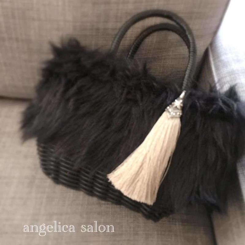 ラグジュアリー大人の遊びフェイクファーバッグ 選べるタッセル ワクワクお出かけカゴバッグ 軽い