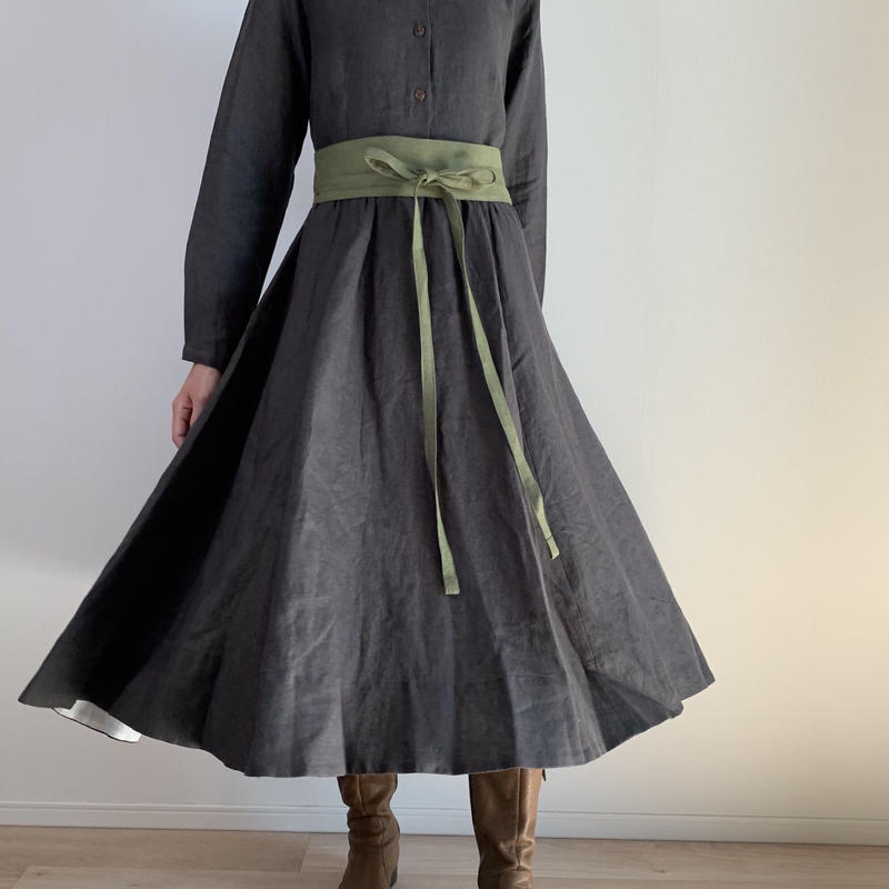 裾裏配色ポイント丸襟ワンピース チャコール Ito Hari Official