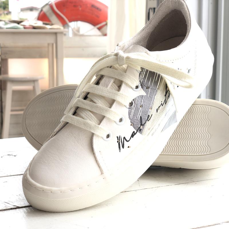 Bueno ブエノ レザースニーカー ハート レディース Antique Beach