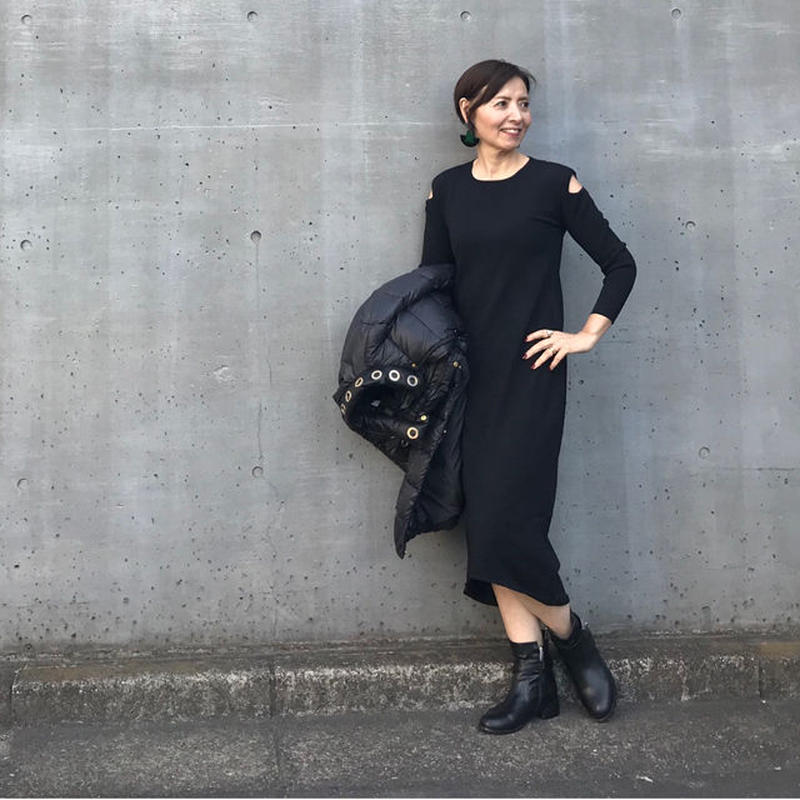 オープンショルダーニットワンピース Aprose Co Newyork Official