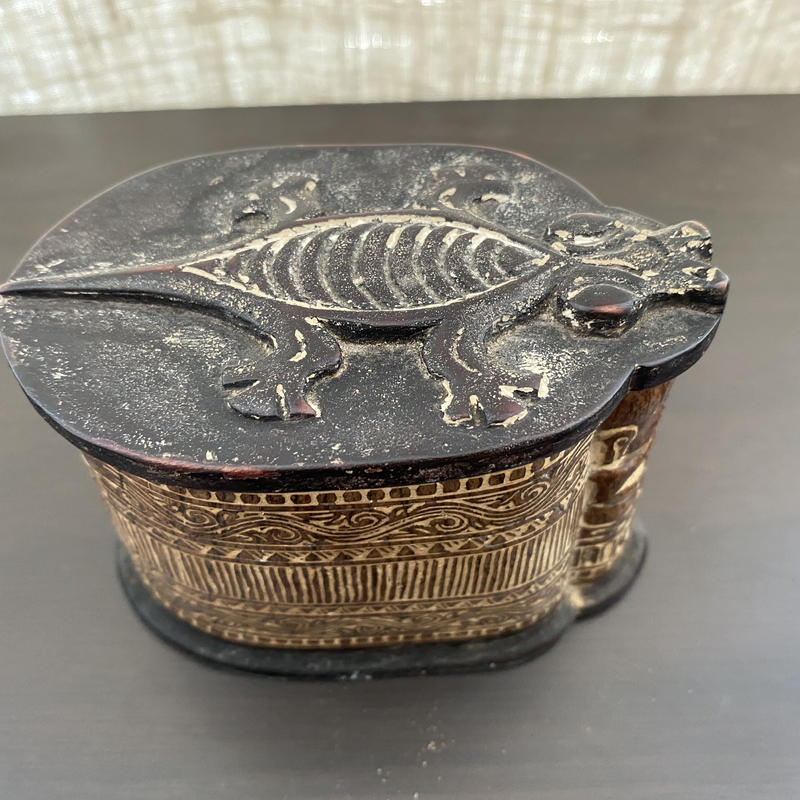 インドネシア・スマトラ島バタック民族の戦闘楯