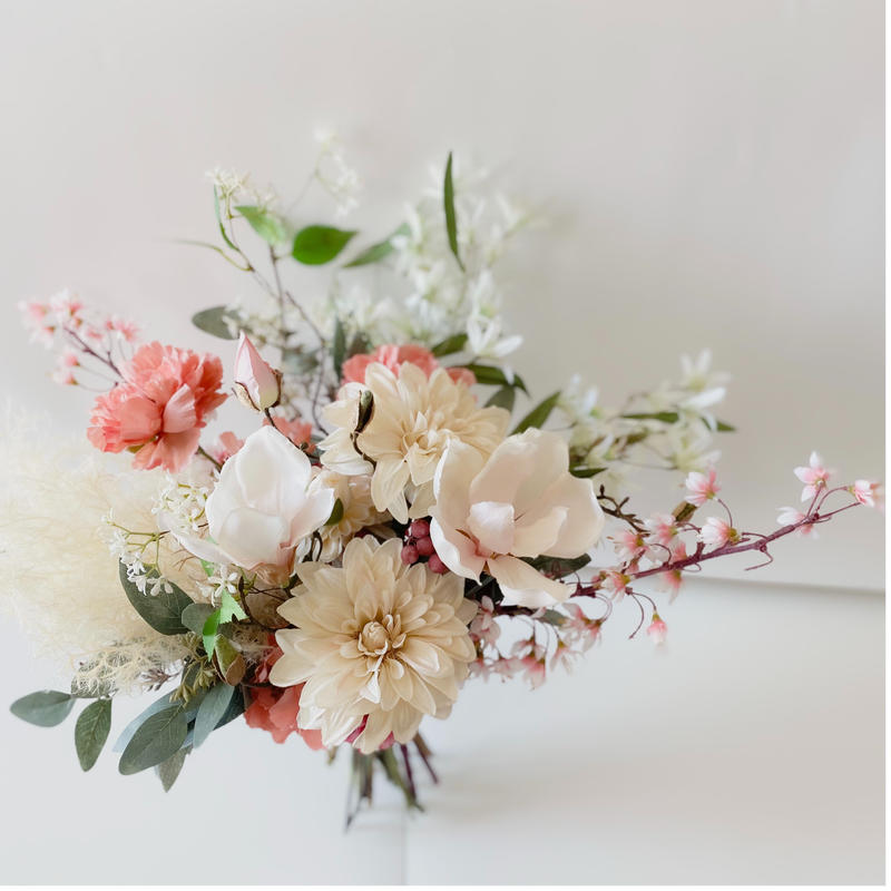 スモークツリー マグノリアの和装ブーケ Ayaka S B Bouquet スモークツリー マグノリアの和装ブーケ Ayaka S B Bouquet