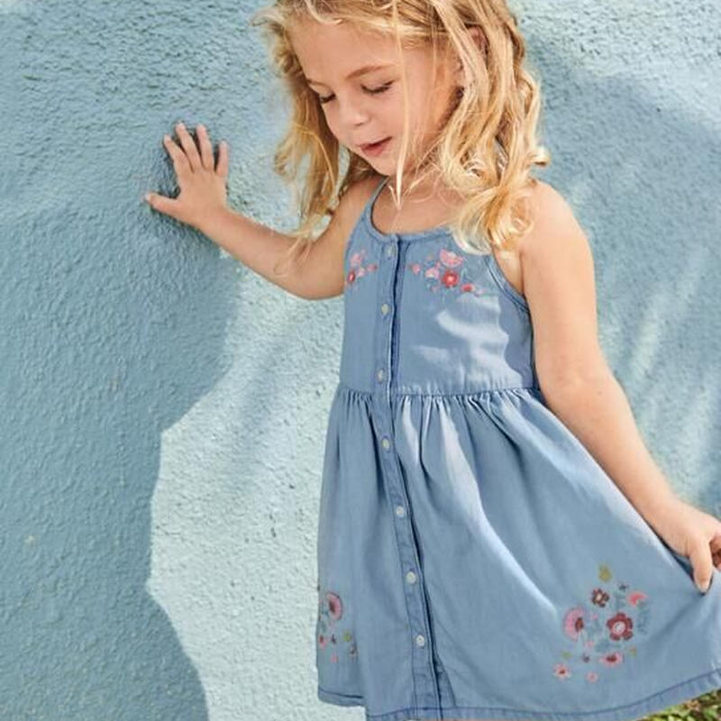 お花刺繍が可愛い 爽やかブルーのデニムキャミワンピース 可愛い子ども服 可愛い子ども服通販