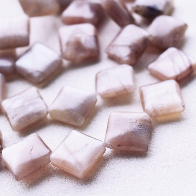 ゴールドサンドムーンストーン スクエア 12mm Beads Lot