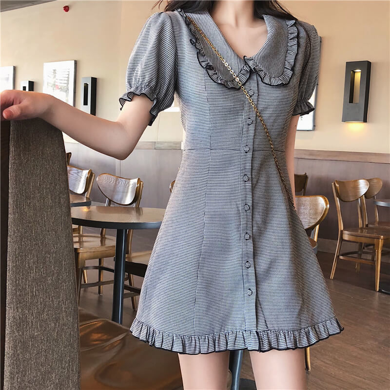 送料無料 19夏 新作 オシャレ度満点 折り襟半袖1列ボタンウエストマークワンピース