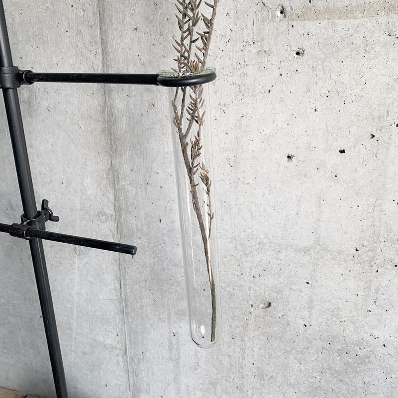 無機質な試験管立て のフラワーベース アイアン ガラス Botanical Works