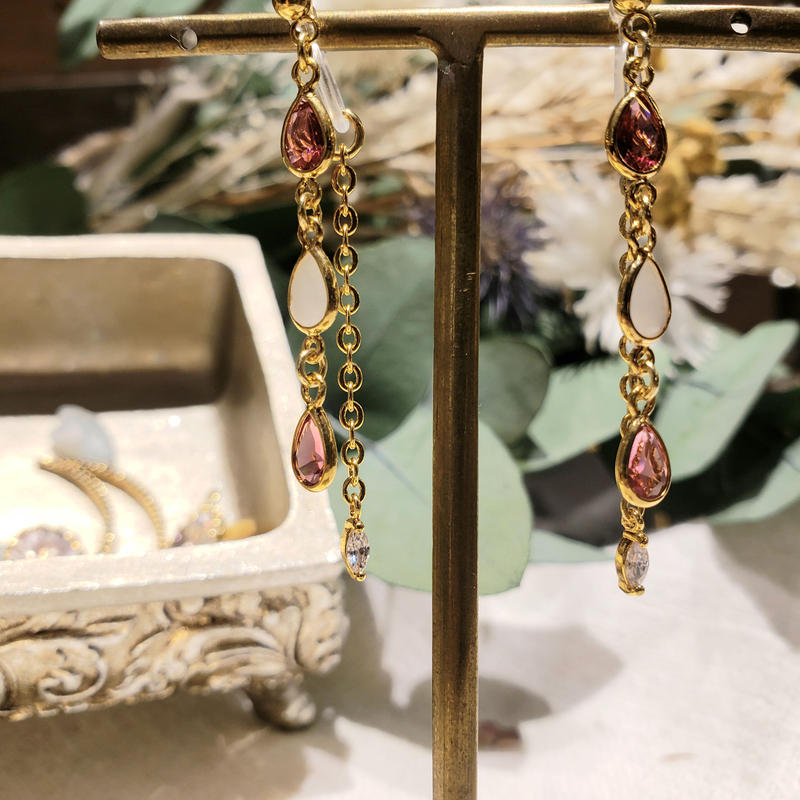 有楽町店限定アクセサリー シャネルピンク クリスタルチェーンシリコンイヤリング Yurk00