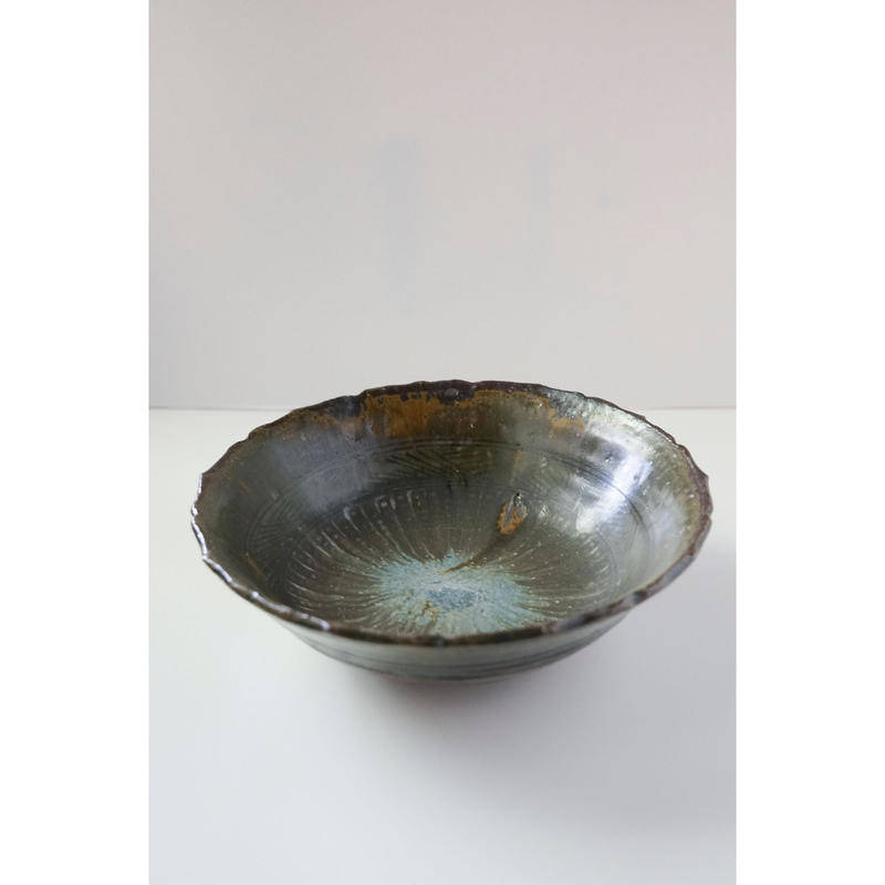 川口武亮 青灰鉄象嵌稜花鉢 ぶどうのたね