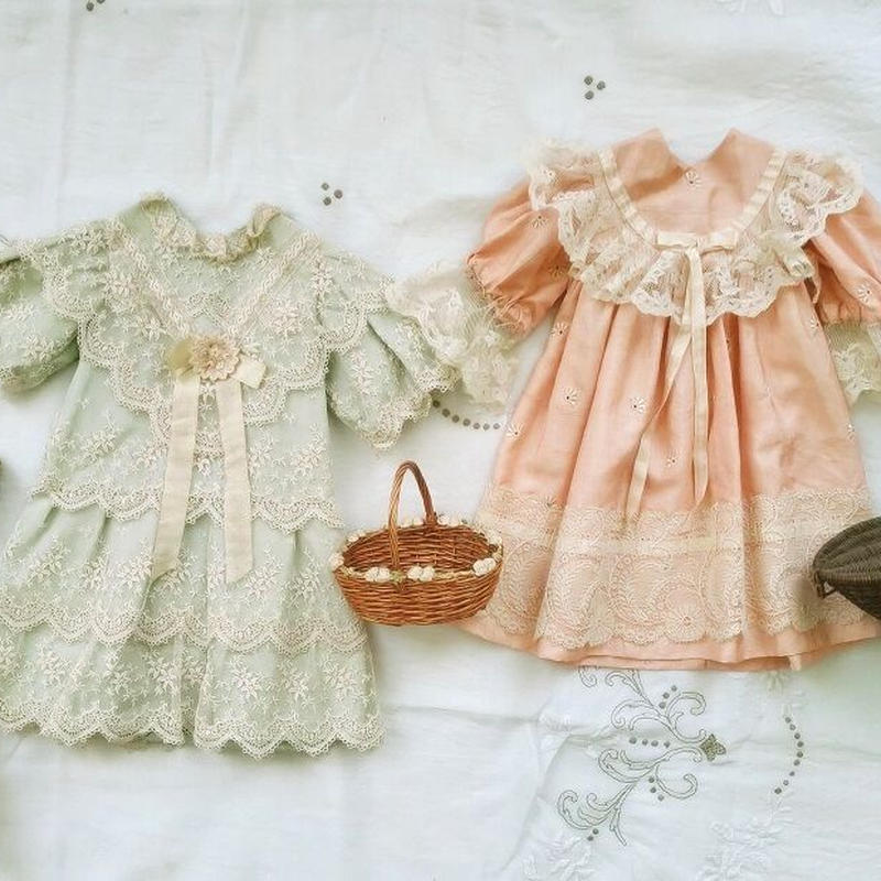 手縫いお人形用シルクのワンピースドレス ペールブルー By Jutigny