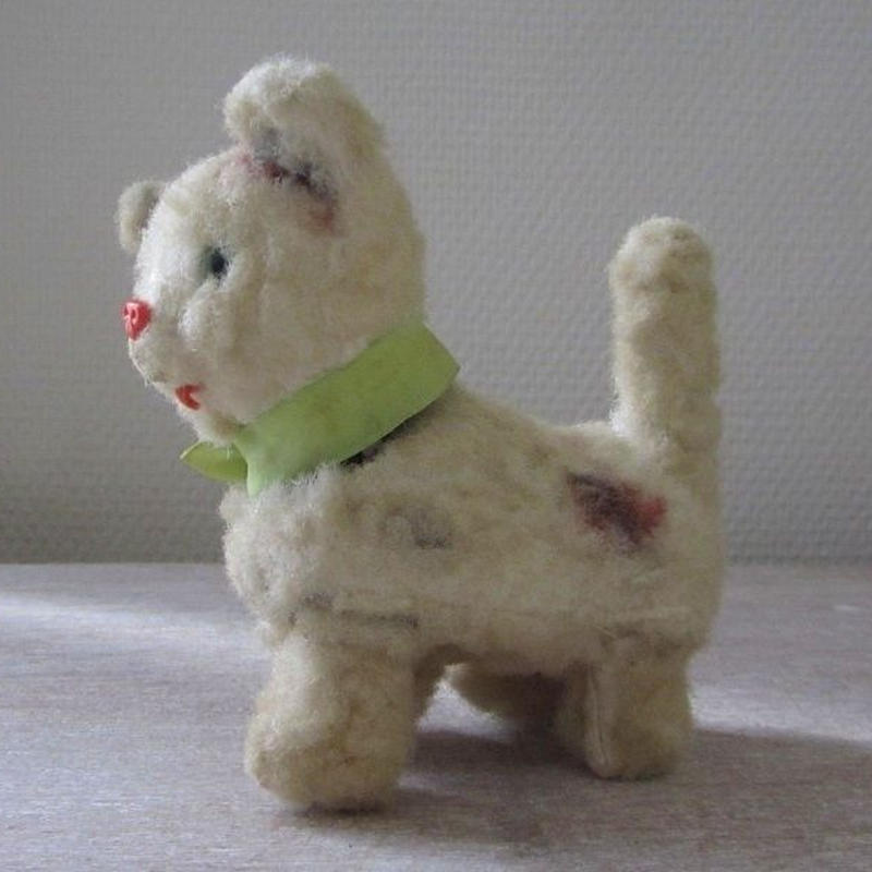 ぜんまい仕掛けで歩く猫ちゃん By Jutigny