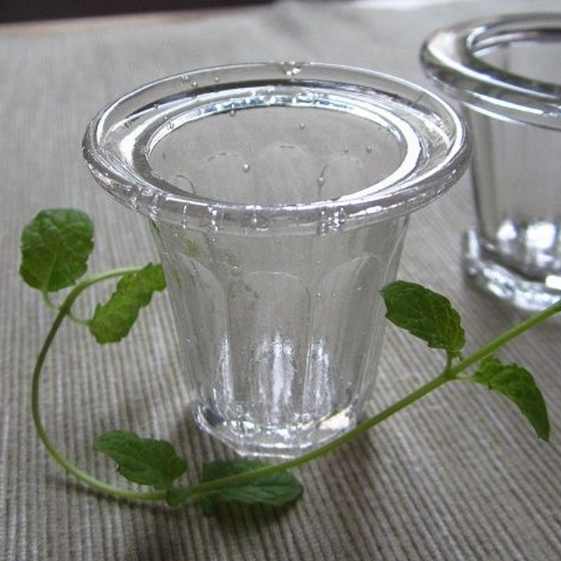 小さなジャムポット 細長め By Jutigny