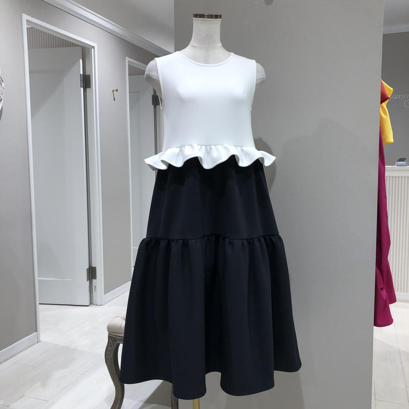5 280 白黒 フリルティアードワンピース Ml Capriciousmie