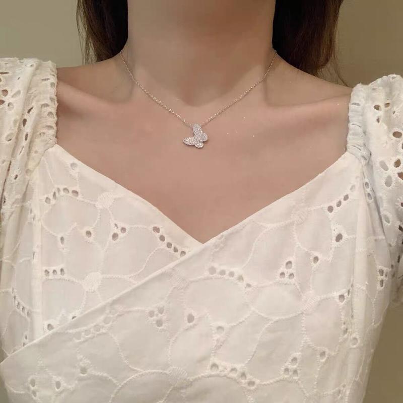 高質 ビジュー付きバタフライのネックレス ienomat.com.br