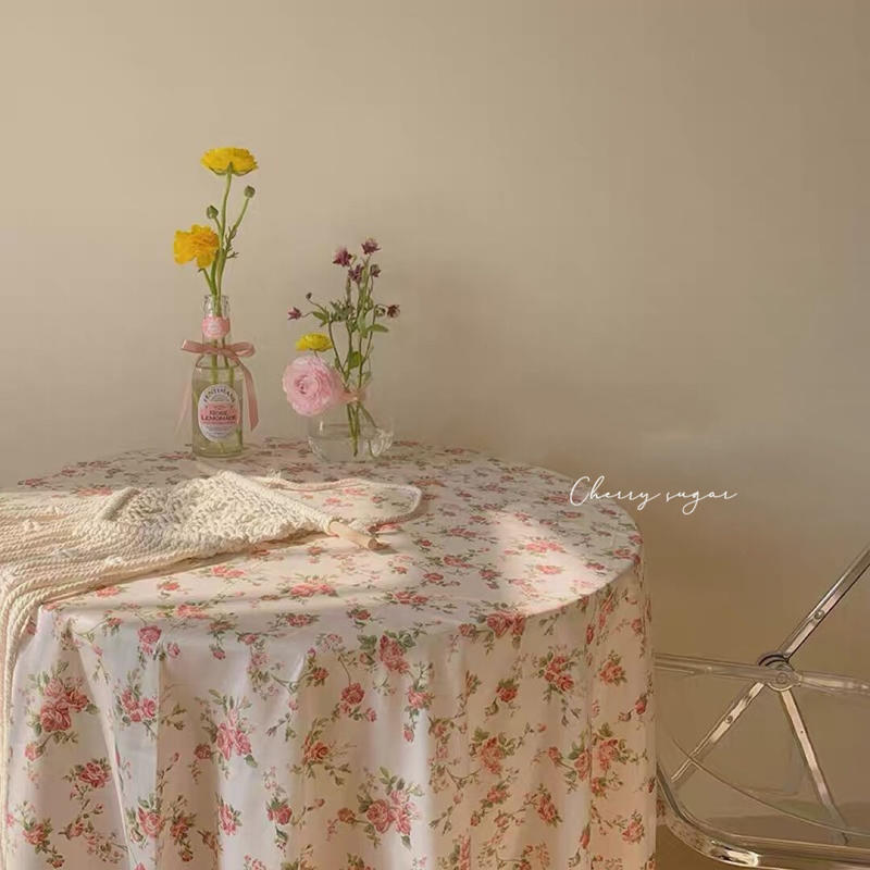 ピンクローズのテーブルクロス Cherry Sugar ピンクローズのテーブルクロス Cherry Sugar