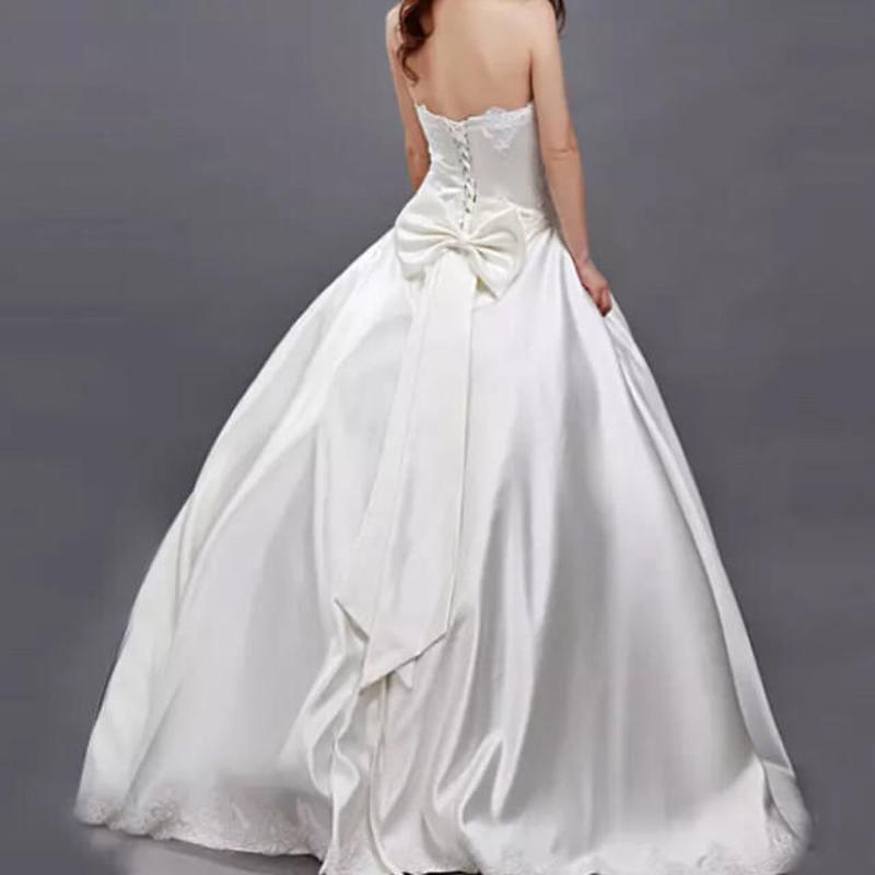 光沢がある生地 リボン付けウェディングドレス ドレスワンピース結婚式 発表会 演奏会 パ