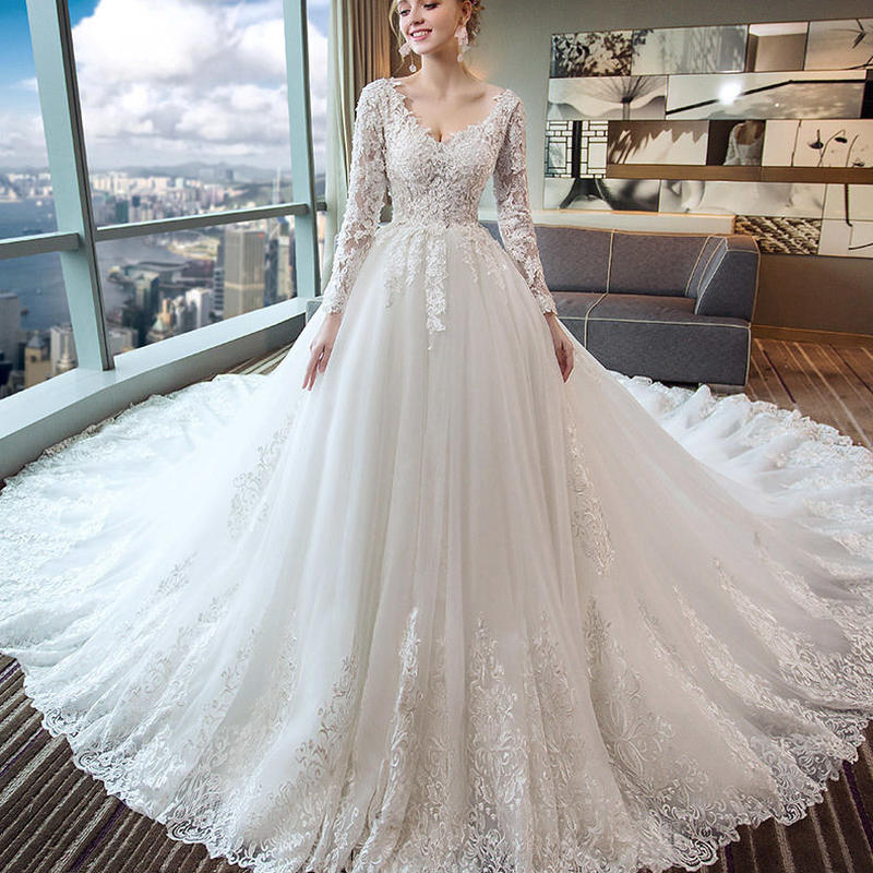 ウエディングドレス ホワイト 贅沢な総レース 豪華 ロングトレーン エレガント ミディアムド