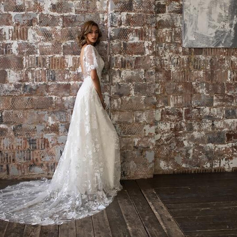 品多く 大好評中 総レースウエディングドレス プリンセスライン 背中見せ ふわふわ袖 ウェディングドレス Www Reinnec Cl