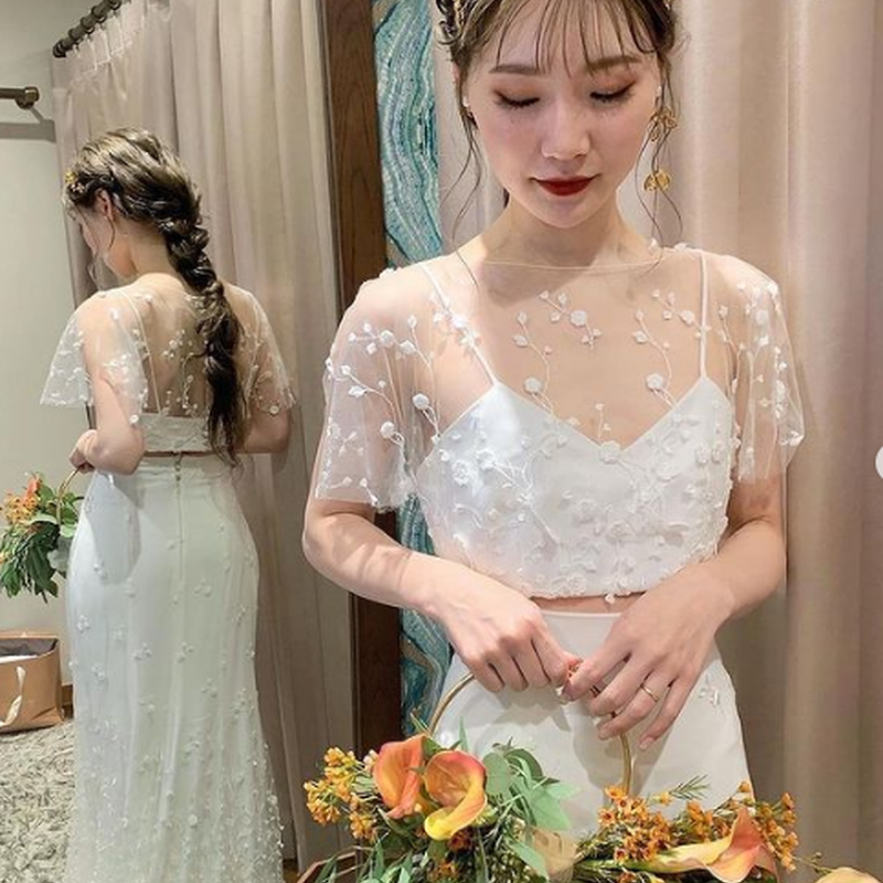美品 ウエディングドレス ホワイト ツーピース シースルー袖可憐な花刺繍のトップス ミニ