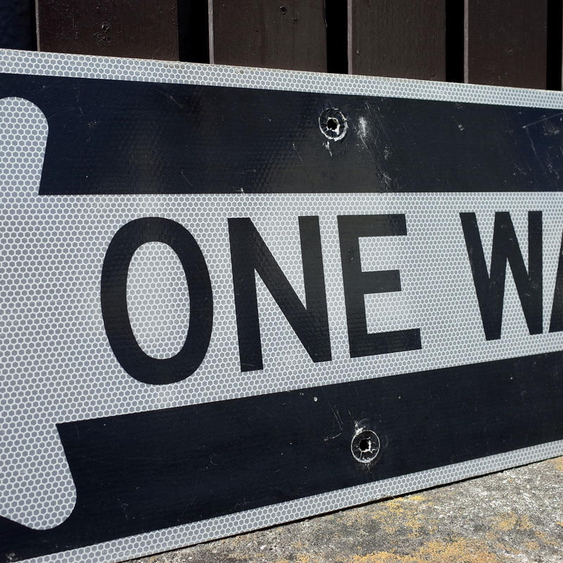 ビンテージ ONE WAY TRAFFIC ワンウェイ ロードサイン 看板 アメリカ製