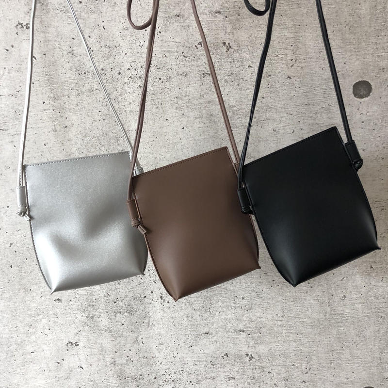 大人可愛いサイズ感 フェイクレザーミニポシェット 3color Copine