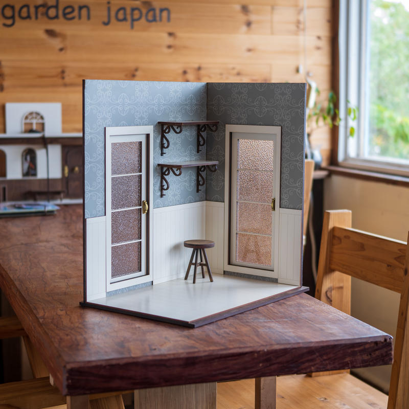 ドールハウス　丸いドアのガーデン ドールハウス 丸いドアのガーデン