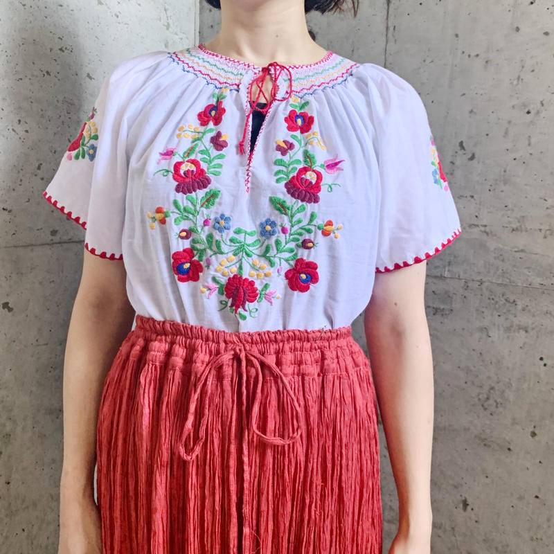第1位獲得!】 ハンガリーカロチャ刺繍ブラウス - Tシャツ/カットソー 第1位獲得!】 ハンガリーカロチャ刺繍ブラウス - Tシャツ/カットソー