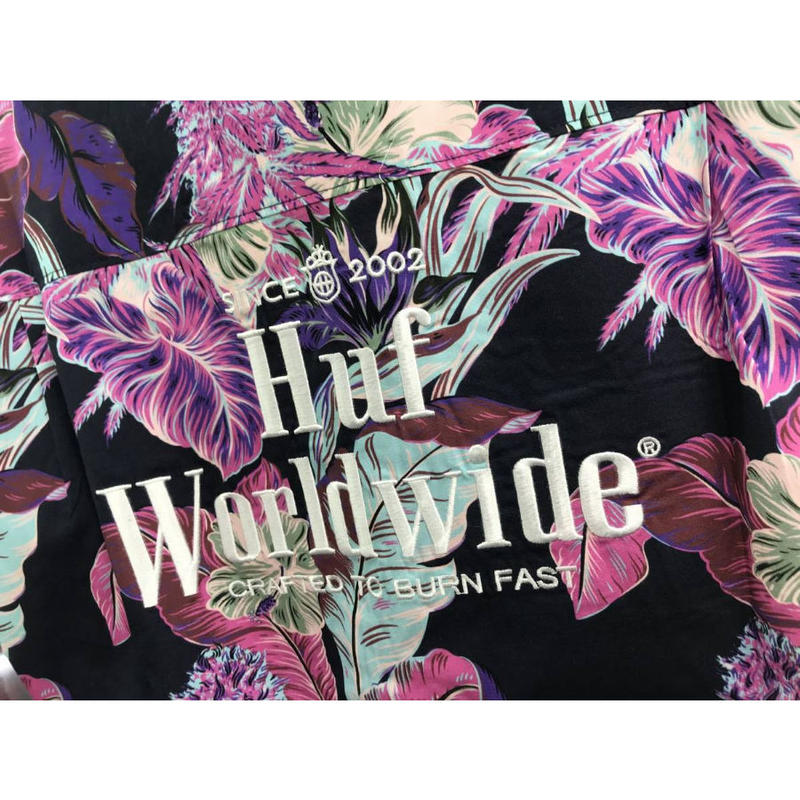 HUF ハフ 半袖 ボタンシャツ 総柄 ALOHA パラダイス リゾート ネイビー HUF ハフ 半袖 ボタンシャツ 総柄 ALOHA パラダイス リゾート ネイビー