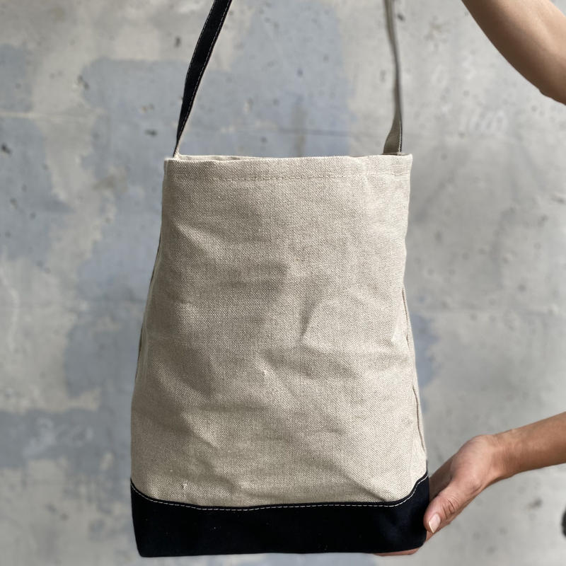 しっとりレザーのかごバッグ☆アボカド柄巾着bag付き☆【avo.leather