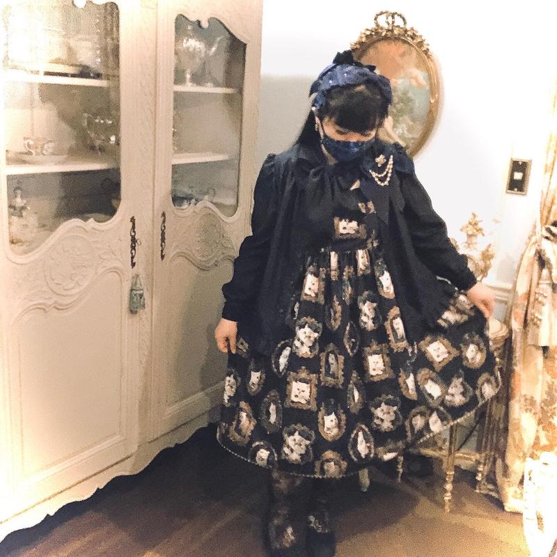 復刻】猫の王女達の肖像画JSK (M〜Lサイズ・XLサイズ) | Enchantlic 正規品セール アンシャンテリックアンシャンテリー 復刻 猫の王女達の肖像画 ジャンスカ ひざ丈ワンピース
