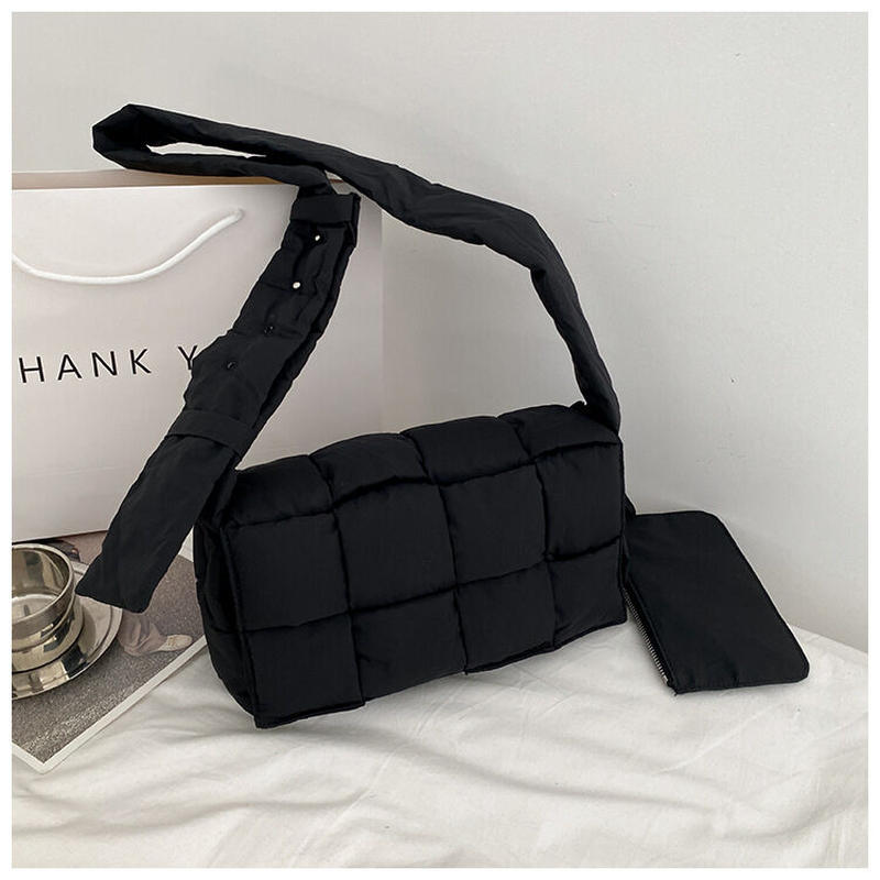 R4bg02 パデッドメッセンジャーバッグ 2カラー Emooc