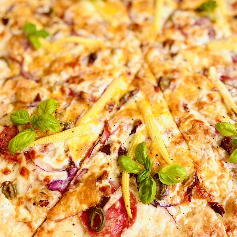 天然酵母の石窯ピザ 揚げナスとベーコン マルゲリータ ソフトサラミのペパロニピザ 26cm