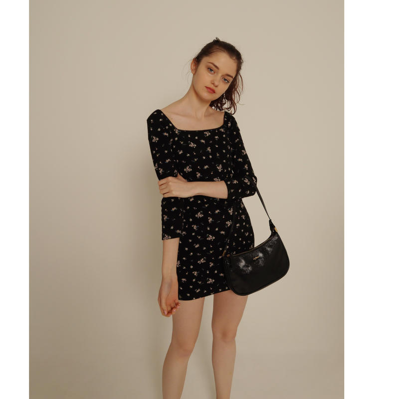 épine gold logo half moon bag black | épine