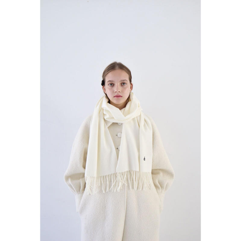 é embroidery logo muffler ivory | épine